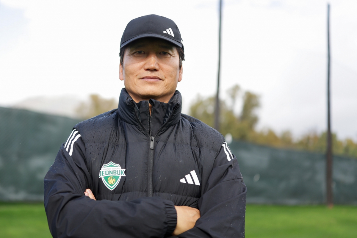 他就是全北现代队主教练郑正龙。 =图为,韩国职业足球联盟提供。