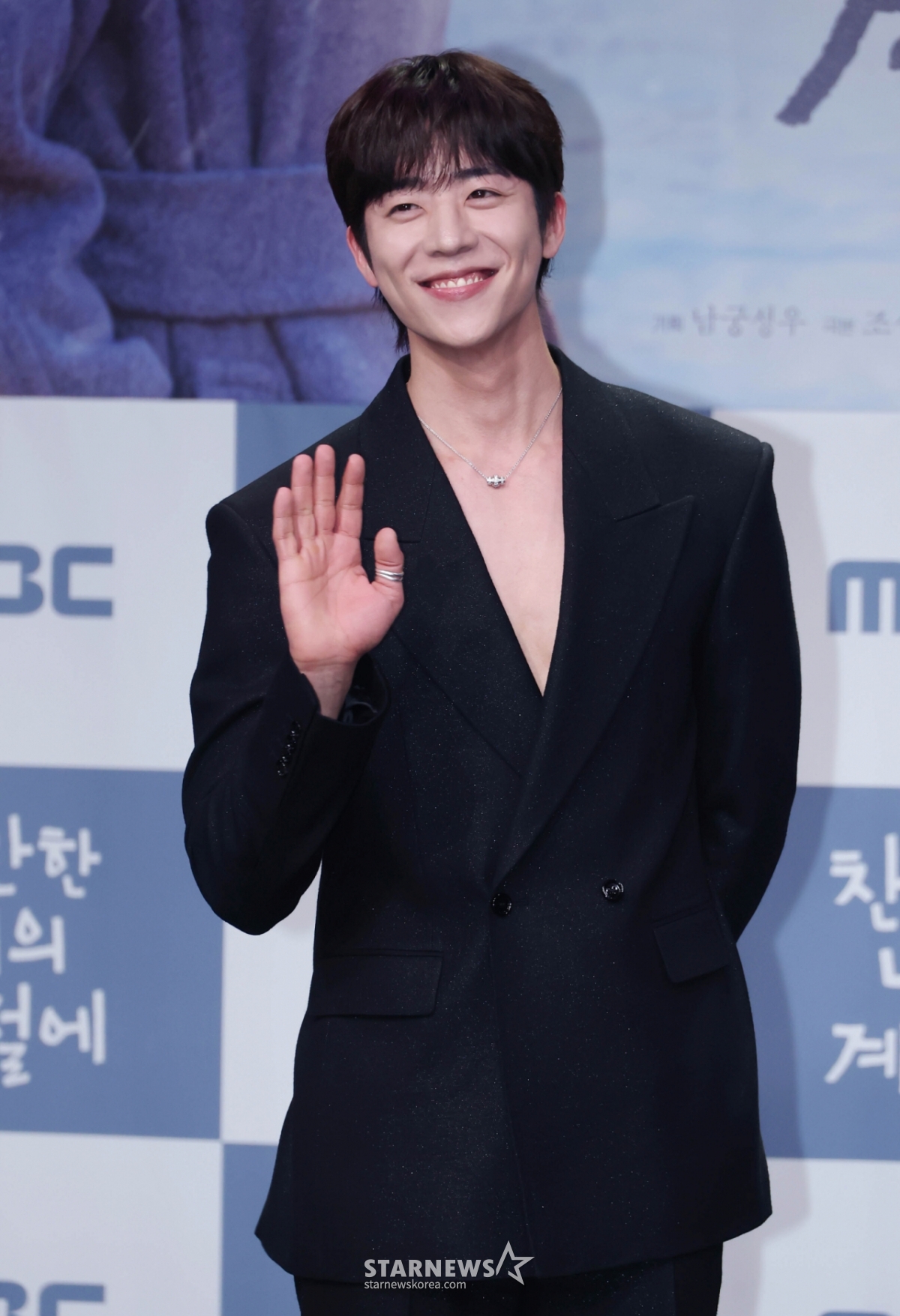 演员蔡宗协19日下午出席了在首尔麻浦区上岩洞MBC举行的金土电视剧《灿烂的你的季节》的制作发布会,并摆出造型,供记者们拍照。 /2026.02.19 / 照片=李东勋 photoguy@