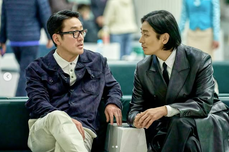 =照片=河正宇SNS。