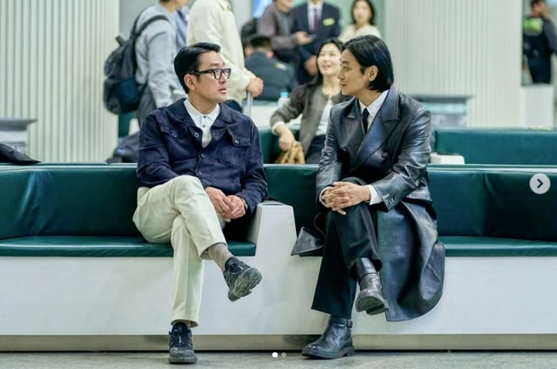 =照片=河正宇SNS。