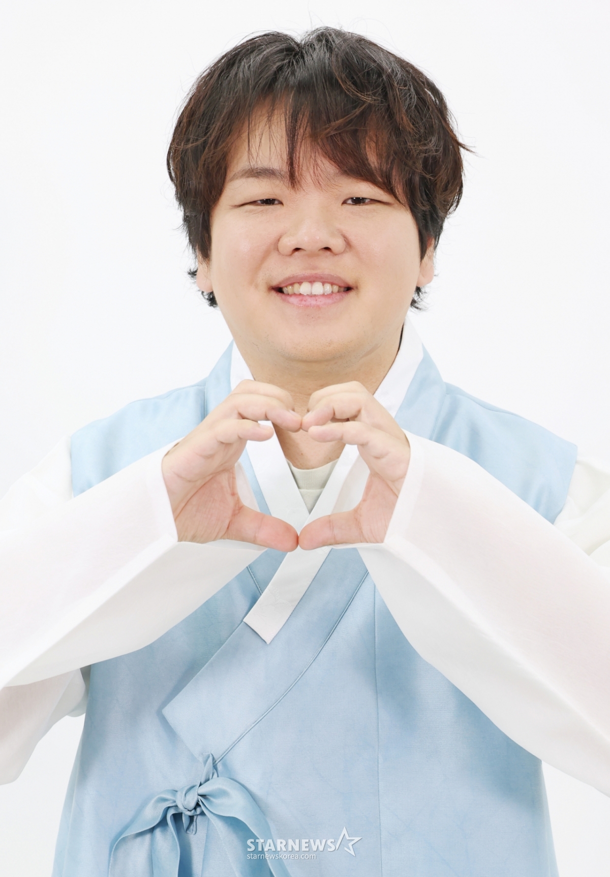 2026.02.10 Kwak Jun Bin phỏng vấn Hanbok ngày Tết / Ảnh = Lee Dong Hoon