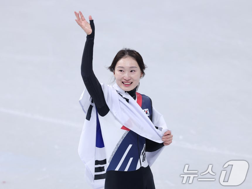 获得银牌后流泪的崔敏静。 =照片=news1