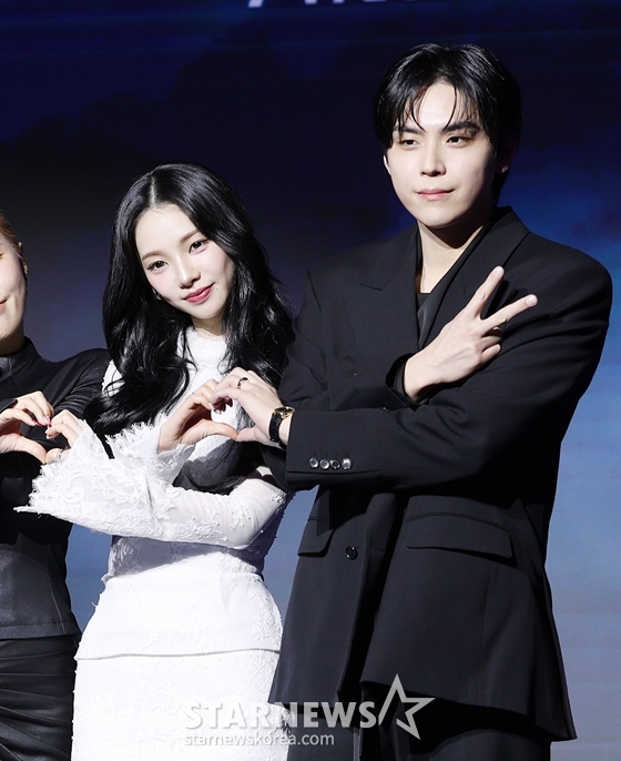 Karina (left), Kim Do-hoon/photograph = Star News