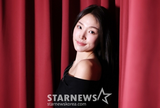 =netflix《sology ok5》崔美娜秀接受采访。