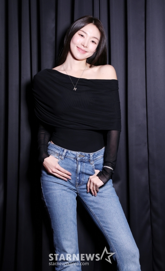 =netflix《sology ok5》崔美娜秀接受采访。