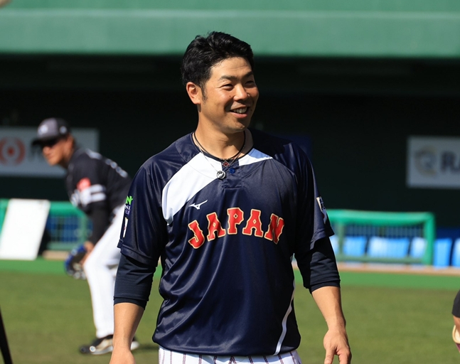 这是近藤健辅面临比赛时的情景。 =软银鹰队官方SNS