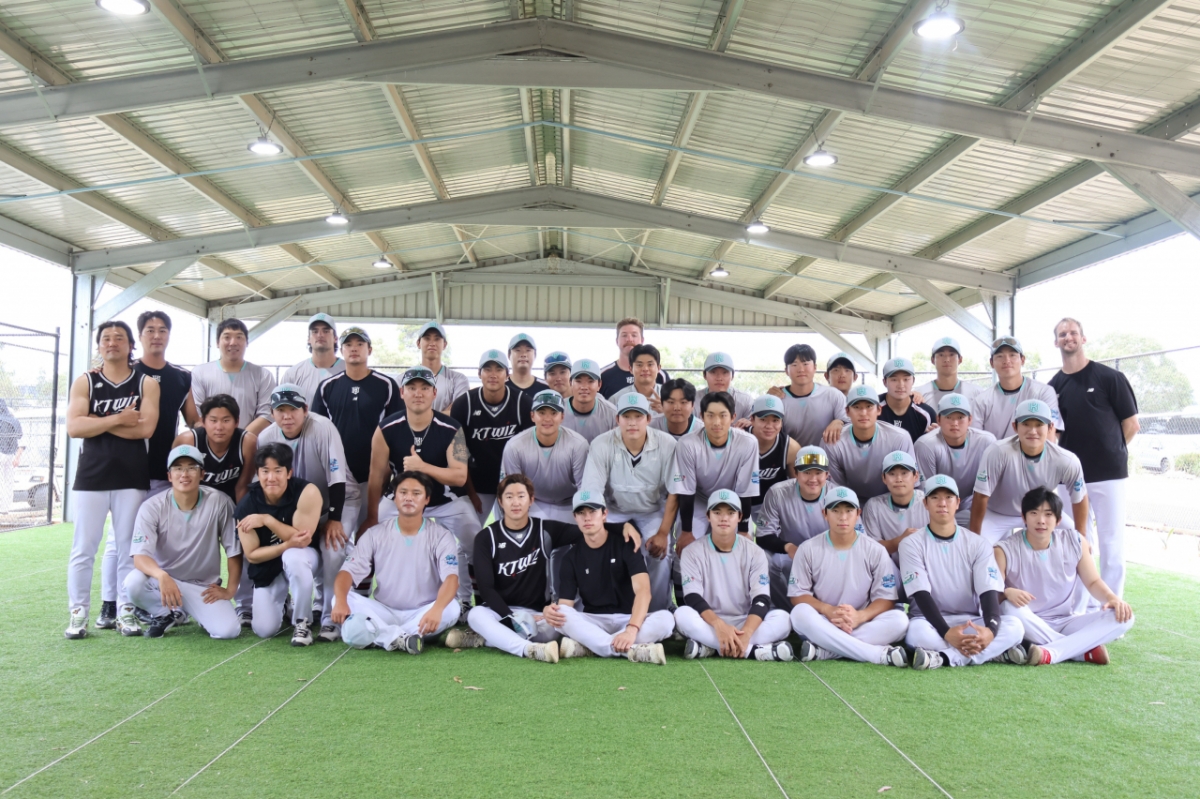 KT Wiz选手团。 =照片=KT wiz提供。