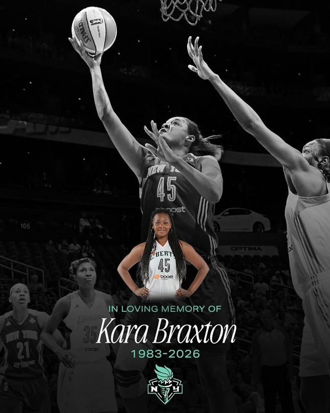 悼念卡拉•布莱克斯顿的自由人球队。 =照片:纽约自由人俱乐部官方SNS