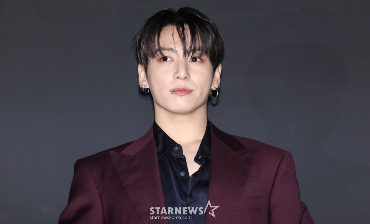(Seoul = News1) Reporter Kwon Hyun-jin = BTS (BTS) Jungkook poses at a photo call event held at the Wiblo store in Gangnam-gu, Seoul on the afternoon of February 12, 2026. (Joint coverage) 2026.2.12/News1 Copyright © News1. All rights reserved. Unauthorized reproduction and redistribution, prohibition of using AI learning. /Photo = (Seoul = News 1) Reporter Kwon Hyun-jin