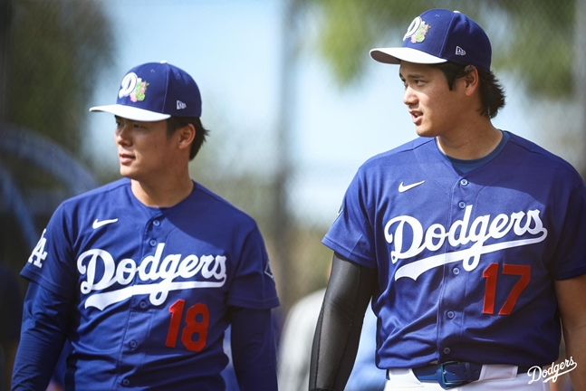 Yamamoto (left) and Ohtani. /Photo = LA Dodgers official SNS