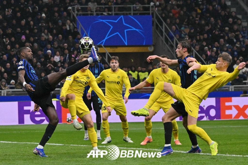  图为博德/格利姆特与国际米兰的比赛。 =法新社BBNews=新闻1。