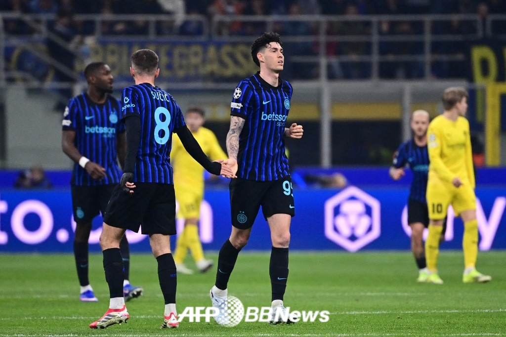 国际米兰球员。 =法新社BBNews=新闻1。