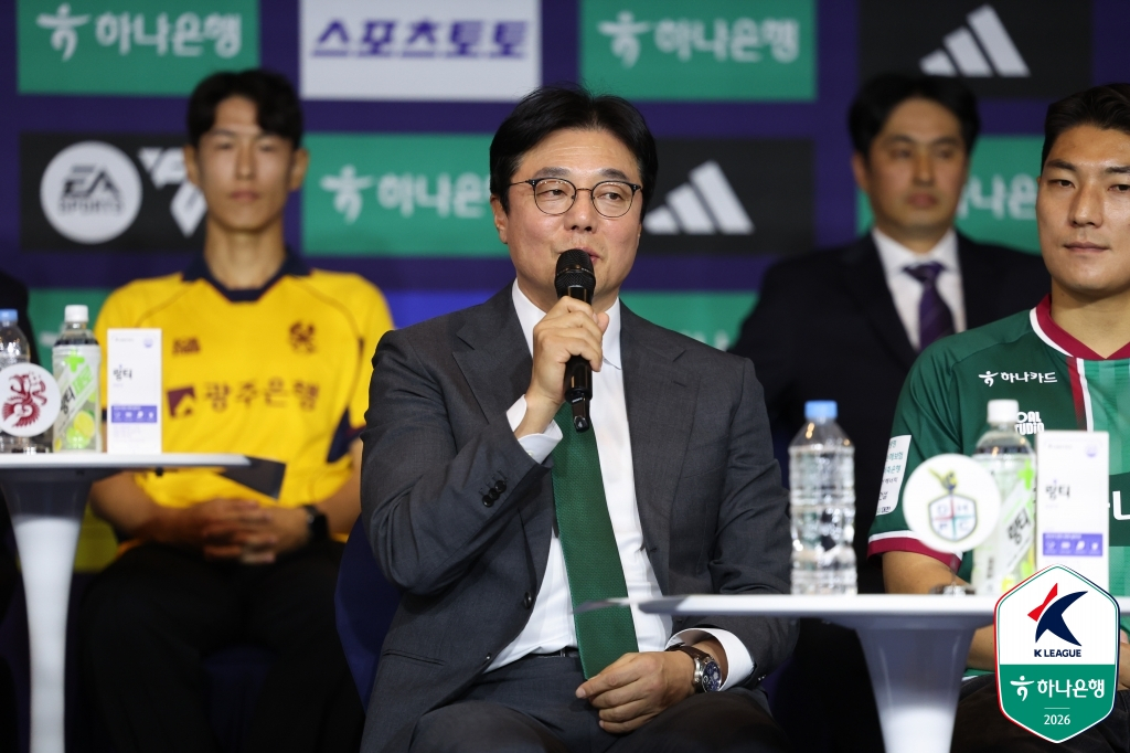 他就是大田Hana Citizen队主教练黄善洪。 =图为，韩国职业足球联盟提供。