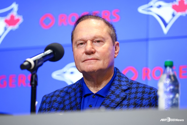Scott Boras at Kazuma Okamoto's joining ceremony in Toronto in January. /AFPBBNews=News1