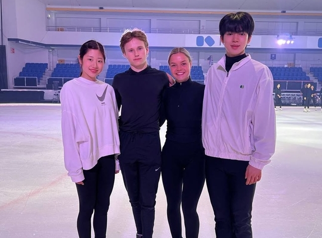 2023年7月，李海仁（左起）、马利宁、卢娜·亨德里克斯（比利时）、车俊焕。 =照片=malanine官方SNS。