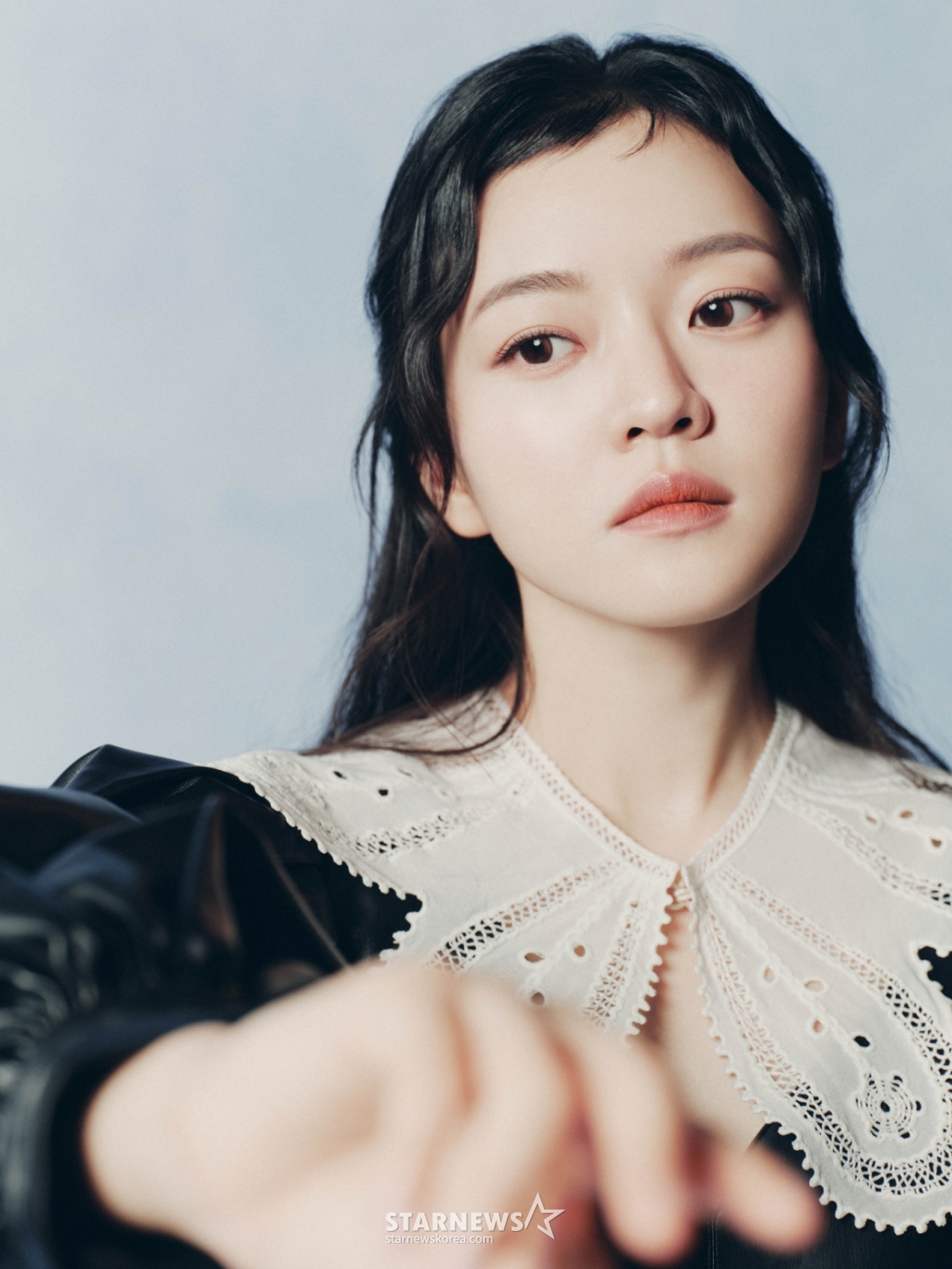 Go Ah-sung, the main actor of the Netflix original film "Pavanne" (director Lee Jong-pil), poses for a round interview on the 25th. /Photo provided =Netflix 2026.02.25 /Photo by Lee Dong-hoon =photoguy@