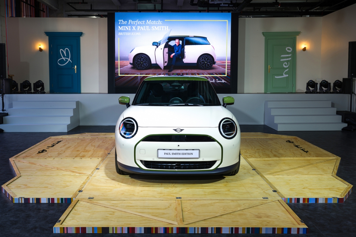 DIOR 迪奥 Electric MINI Cooper SE Paul Smith 限量版
