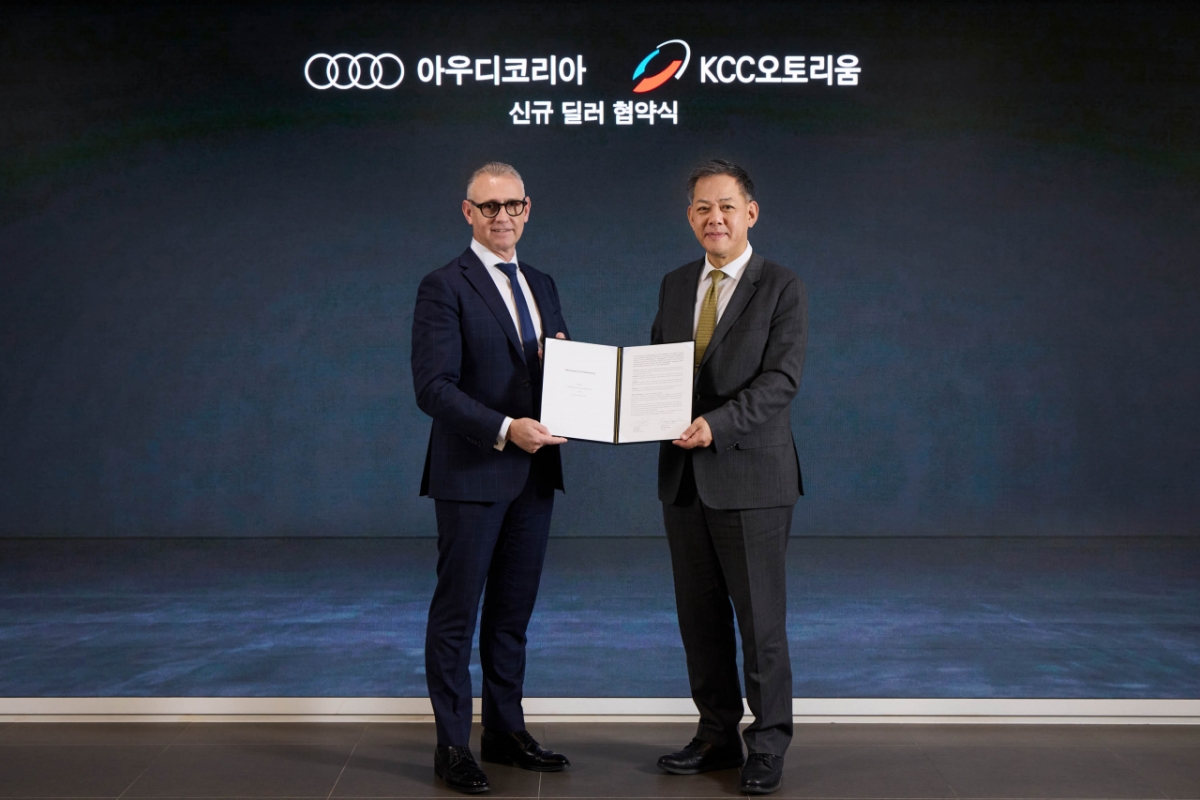 奥迪韩国总经理史蒂夫•克洛蒂，KCC汽车集团副总裁李相贤