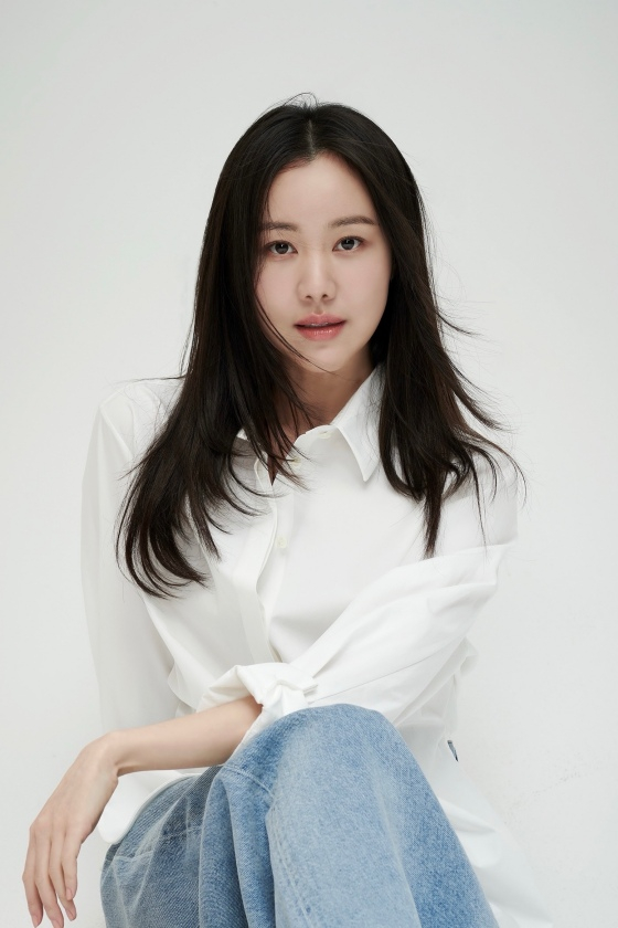 Kim Yewon / Photograph = Mystic Story