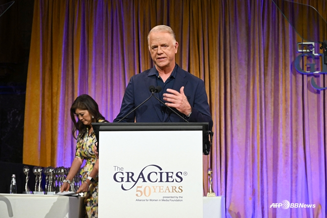 参加2025年6月举行的某活动的Assizon。 =法新社BBNews=新闻1。