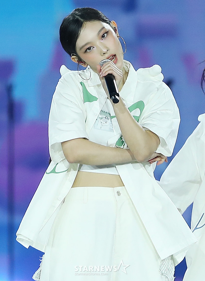 Harin/photographing by girl group NewJeans = Star News