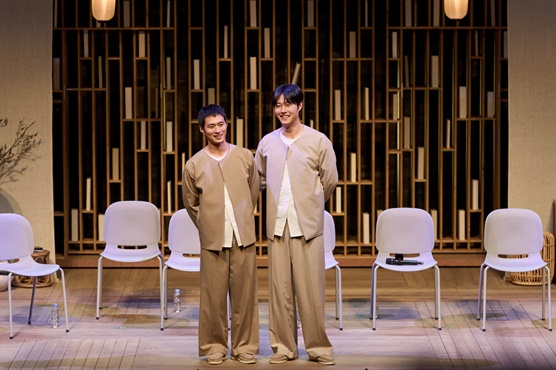 =照片제공话剧《秘密通道》制作公司合拍。