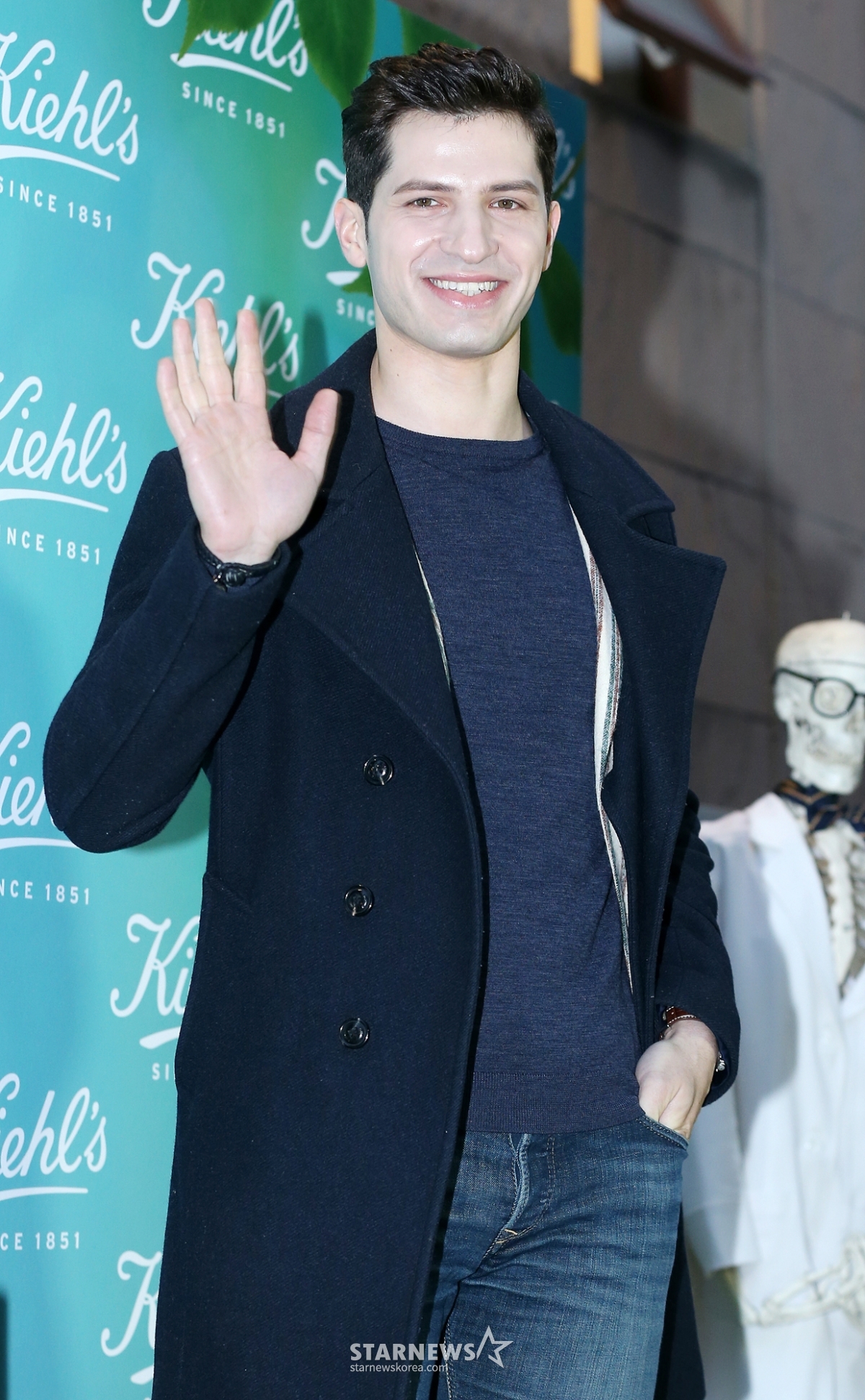 =电视人阿尔贝托-蒙迪。