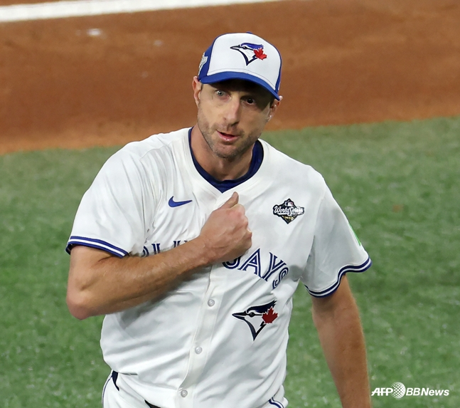 Max Scherzer roars in the 2025 World Series. /AFPBBNews=News1