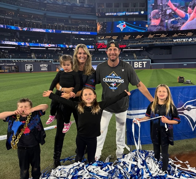 The Scherzer family. Scherzer has four children. /Photo = Scherzer's wife Erica SNS