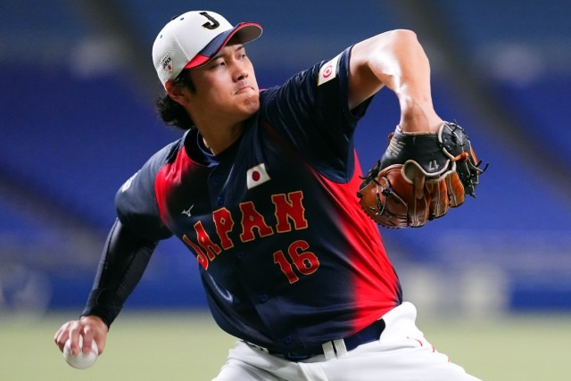 正在进行投球训练的大谷。 =日本棒球代表队官方网站。