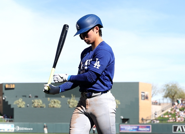 图为，26日与亚利桑那响尾蛇队的比赛中，金惠成正站在击球位上。 =法新社BBNews=新闻1。