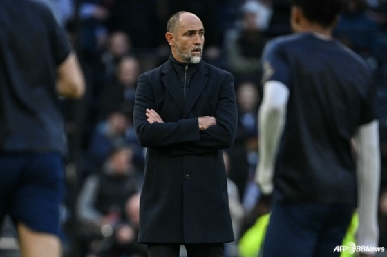 Tottenham Hotspur's new coach Igor Tudor is watching the 27th round of the 2025-2026 English Premier League (EPL) at Tottenham Hotspur Stadium in London, England, on the 23rd (Korea time). /AFPBBNews=News1