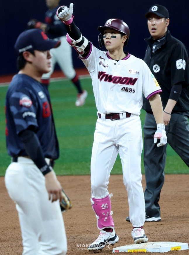 Kiwoom Heroes Facility April last year, a mother of Bae Sang-kwon. /Photo = Senior Reporter Kim Jin-kyung