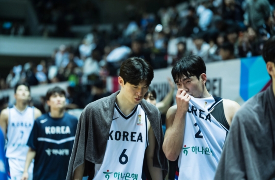 韩国篮球代表队代表团。 =照片=FIBA官方网站。