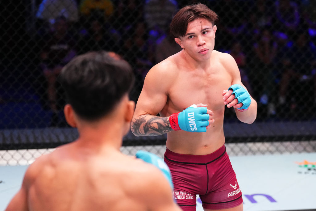 卡瓦纳(右)。 =照片=UFC提供。