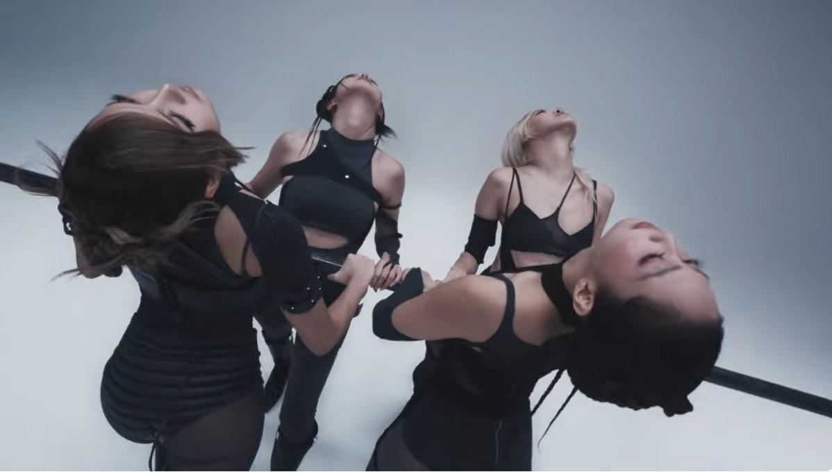 BLACKPINK Go music video scene 