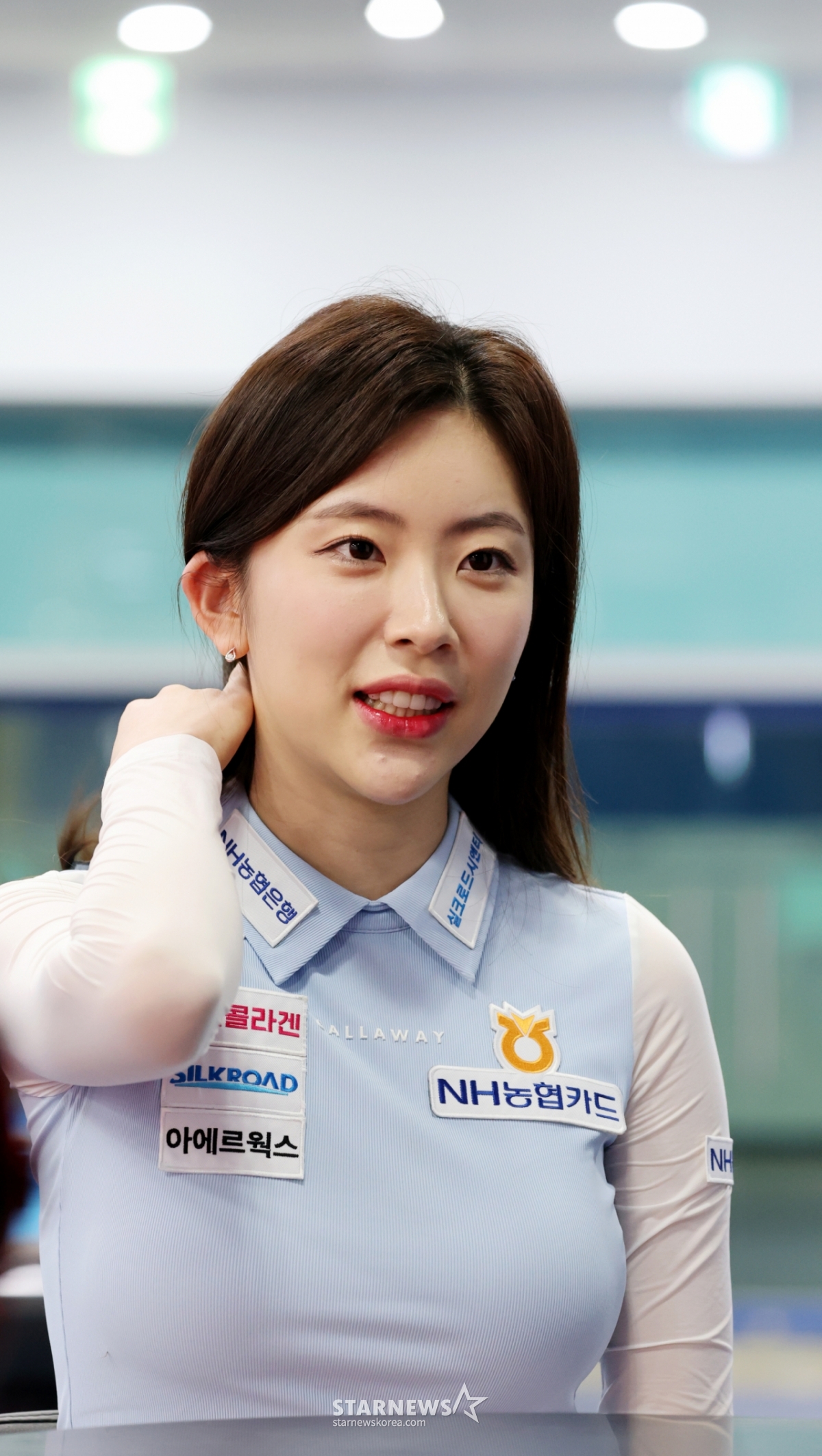 Jung Soo-bin is giving an honest answer in a balance game ahead of an interview with Star News. /Photo = Senior Reporter Kang Young-jo