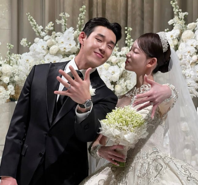 Photo of Song Min-gyu (left) and Kwak Min-sun's wedding / Photo = Song Min-gyu SNS Source