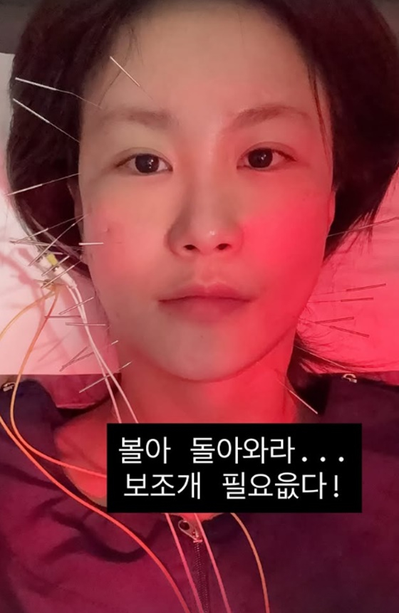 =照片=金智敏照片墙。