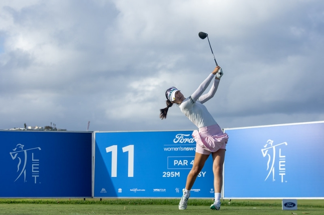 吴秀敏正在欧洲女子职业高尔夫巡回赛福特女子NSW公开赛上挥杆。 =照片=LET提供。