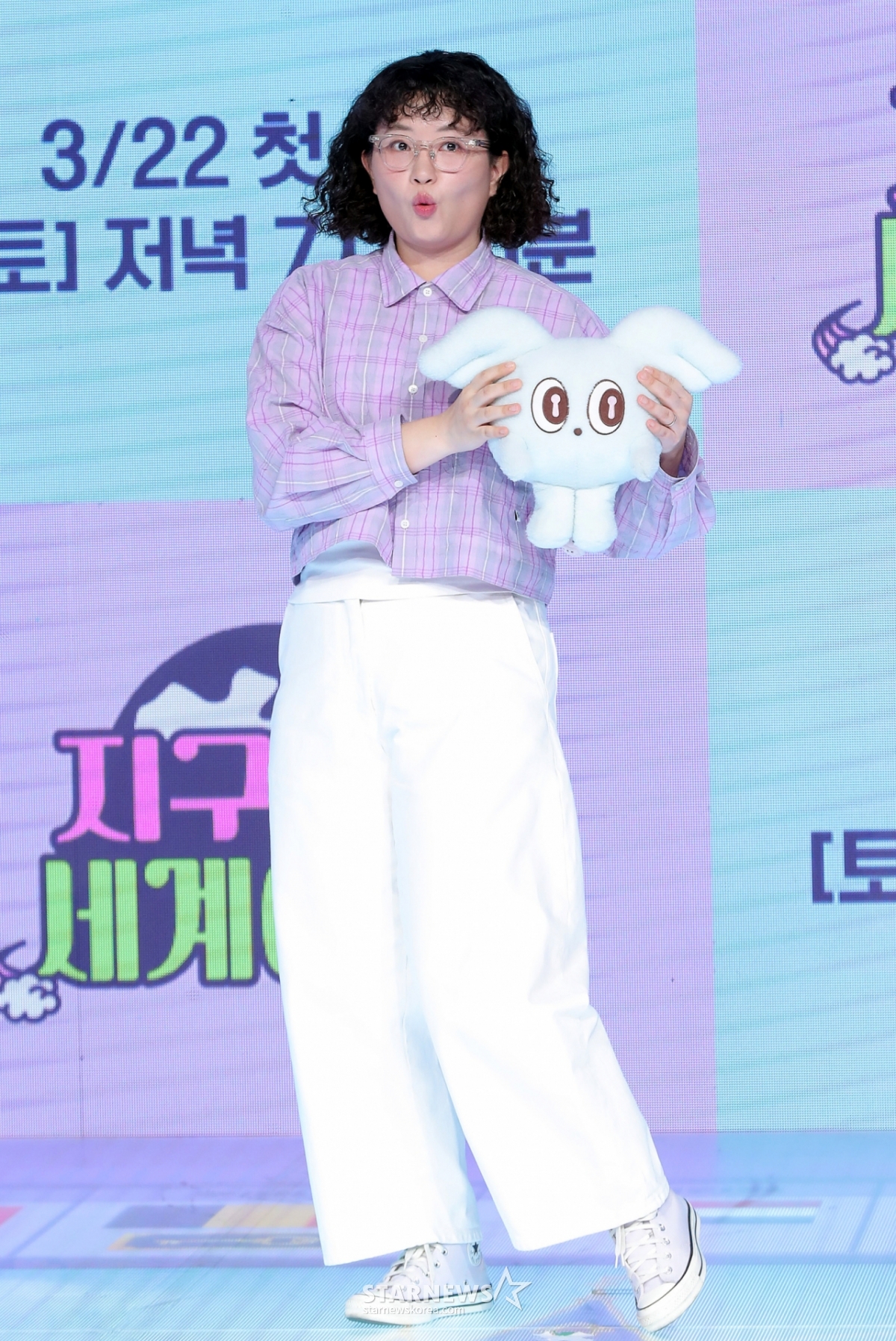 Travel creator Wonji poses at the production presentation of the ENA entertainment "World Travel 3 of the Earth Mabul" held at the Shocking K-Pop Center in Sangam-dong, Mapo-gu, Seoul on the morning of the 20th.  It is an entertainment program about the process of three travel creators, Pani Bottle, Wonji (a day at the amusement park), and Kwak Tube (Kwak Tube) participating in the world travel Burumabul game designed by PD Kim Tae-ho, leaving their fate to the dice and traveling around the world. The first episode will air on the 22nd. 2025.03.20 / Photo = Kim Chang-hyun Chmt@