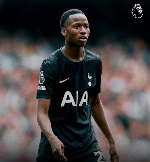 托特纳姆热刺队的中场球员帕佩萨尔。 =照片=托特纳姆热刺队官方SNS结束。