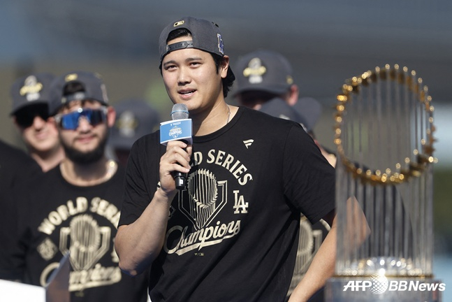 Ohtani, who leads the Dodgers to victory and expresses his feelings. /AFPBBNews=News1