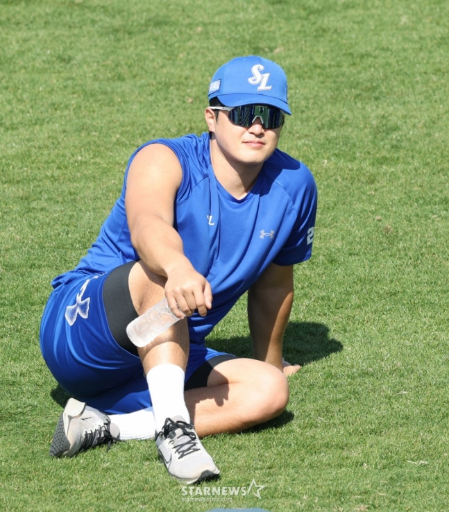 Samsung Lions đã tổ chức một trại xuân tại Công viên bóng Akama Onnasone, Okinawa, Nhật Bản vào ngày 22.  Choi Won Tae đang nghỉ ngơi. /Ảnh = Người chờ đợi Kim Jin Kyung