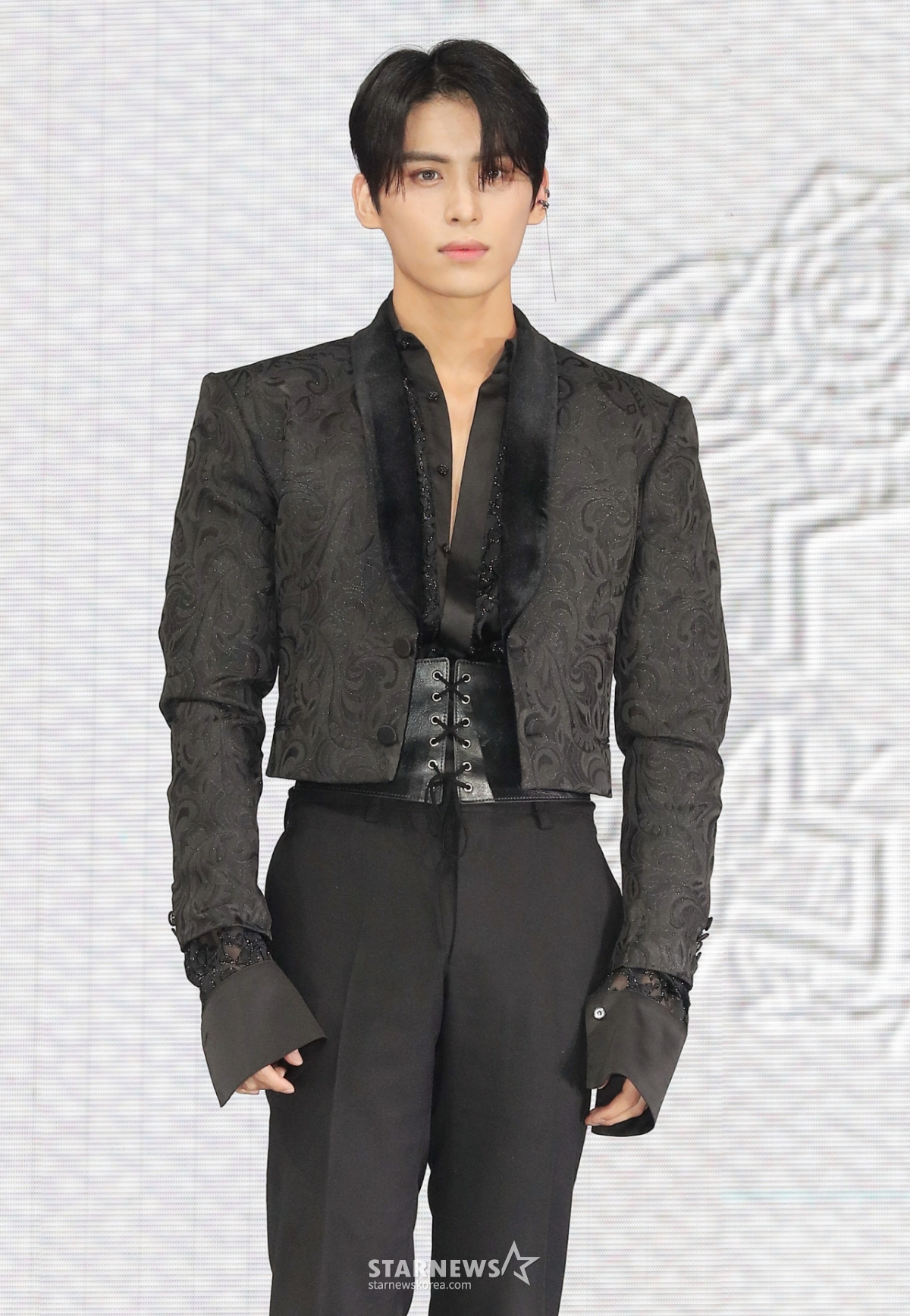 グループSF9のユ·テヤンが5日午後、ソウル広津区広壮洞のイエス24ライブホールで行われたミニ9集「TURNOVER(ターンオーバー)」の発売記念ショーケースでポーズを取っている。 2021.07.05