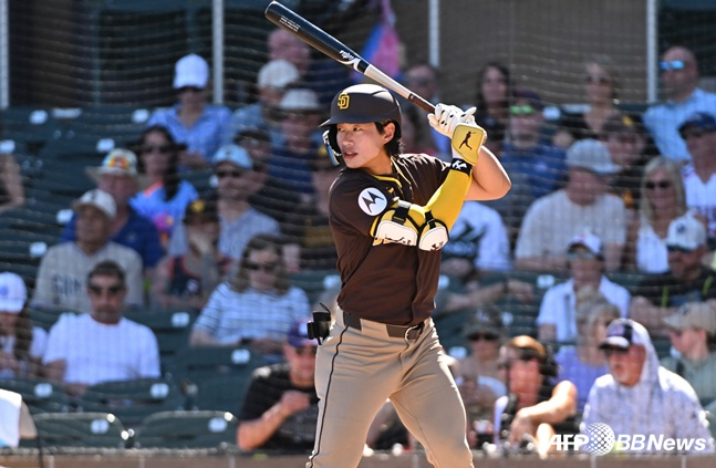 圣地亚哥教士队宋成文。 =法新社BBNews=新闻1。