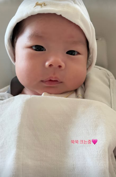 /Фото=Пак Ын Ён из SNS