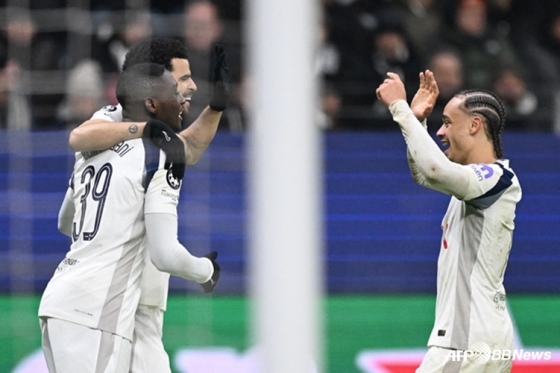 delighted Tottenham players. /AFPBBNews=News1