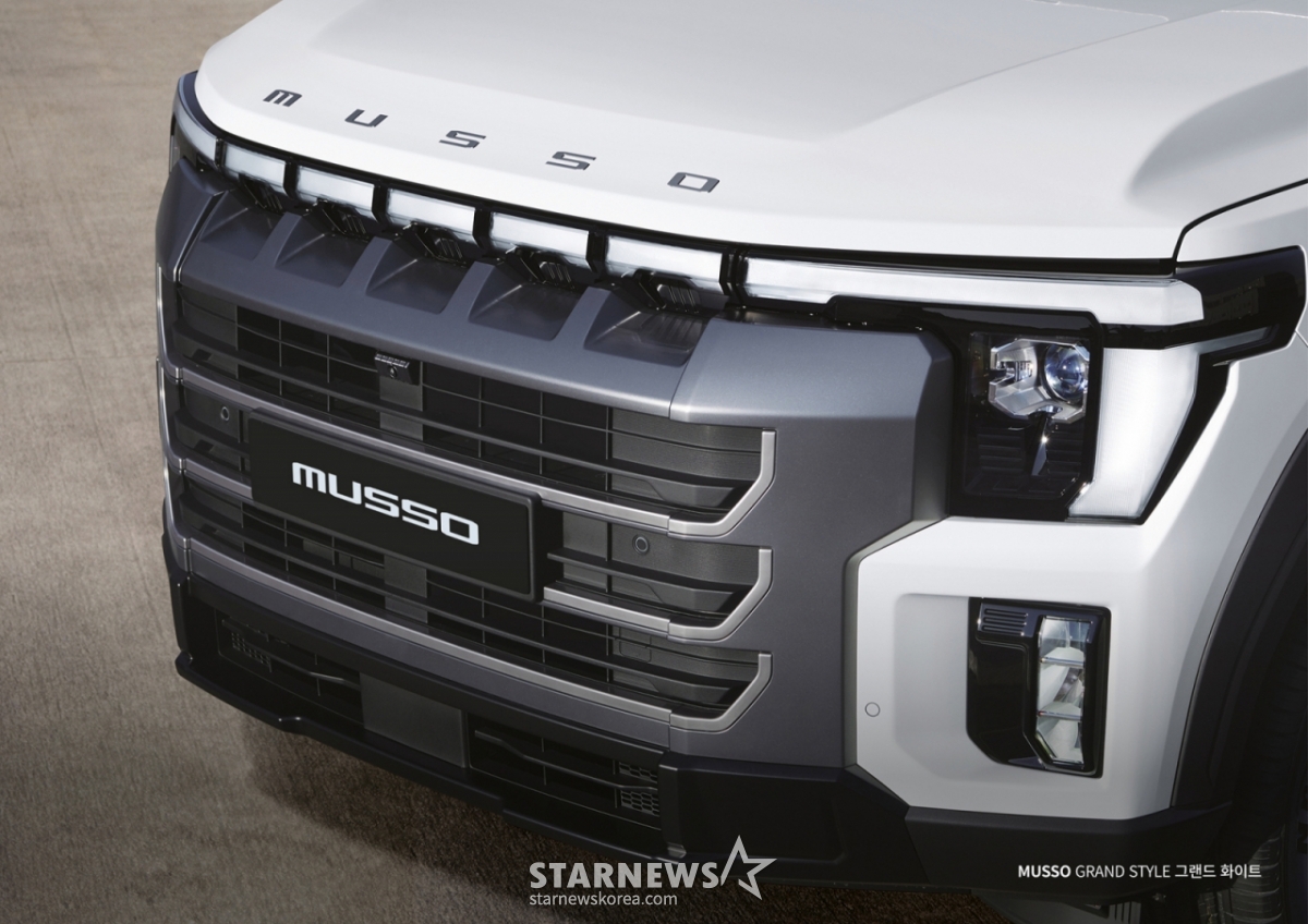 (Seoul = News1) = KG Mobility confirmed the official name of the next-generation pickup developed under the project name 'Q300' as 'MUSSO' and released the exterior image on the 26th. The photo shows the rear side image of KGM 'Musso'. (Courtesy of KGM). Resale and DB prohibited) 2025.12.26/News1 Copyright © News1. All rights reserved. Unauthorized reproduction and redistribution, and prohibition of using AI learning. /Photo = (Seoul = News 1)