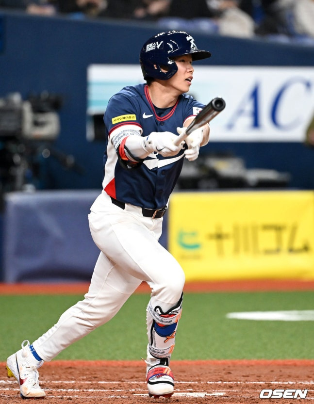 金海成将在3日的比赛中击出安打。